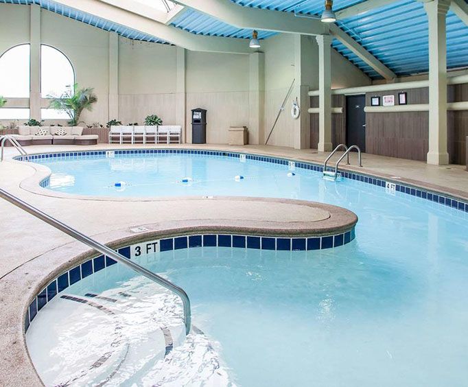 Clarion Hotel Downtown Nashville - Stadium Indoor Pool