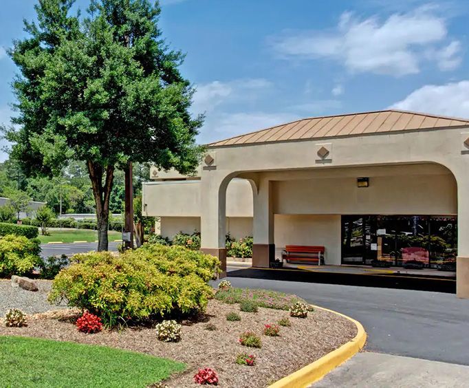 Exterior View of Super 8 by Wyndham Historic Area