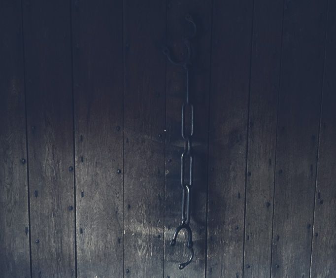 Old Chains on the Ultimate Williamsburg Ghost Tour