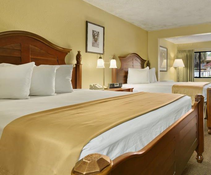Room Photo for Travelodge Suites East Gate