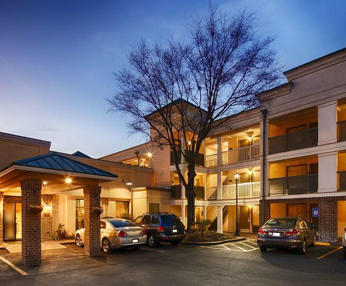 Exterior of Best Western Plus Savannah Historic District