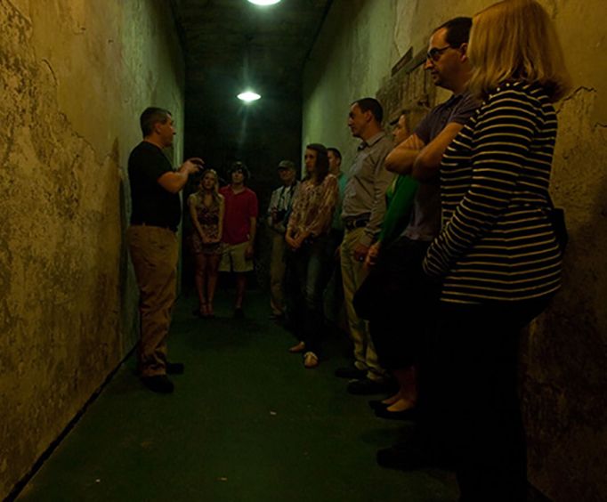 Group on the Charleston Ghost and Dungeon Walking Tour