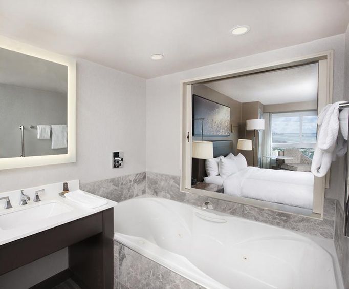 Marriott Niagara Falls Fallsview Hotel Spa Niagara Falls ON Jacuzzi Room Photo