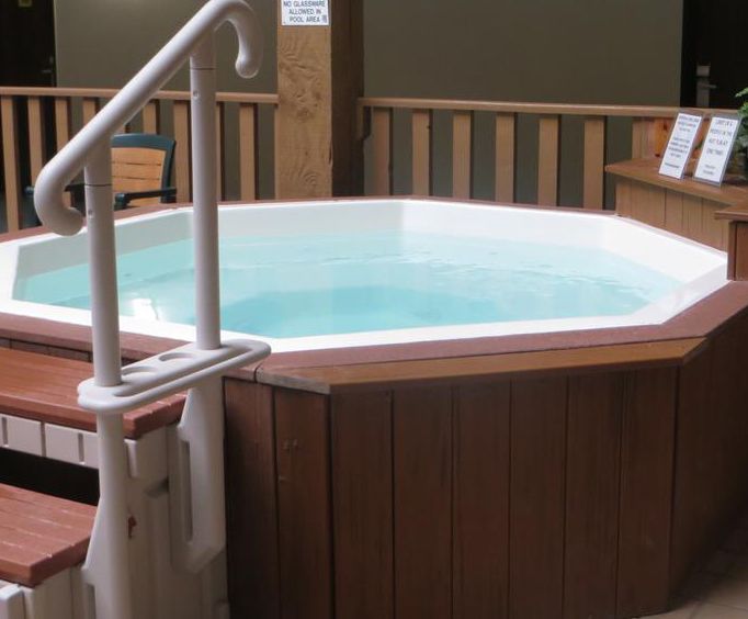 Super 8 Spearfish Hot Tub Photo