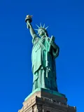 Small-Group Early-Access Statue of Liberty Tour and Ellis Island Photo