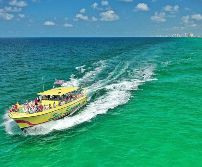 Clearwater Beach Day Trip with Sea Screamer Speedboat 