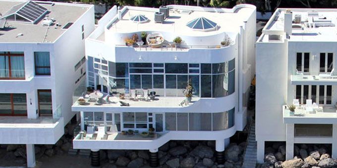 10 Photos of Insane Celebrity Homes in Malibu You Won't Believe
