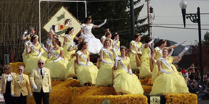 15 Gorgeous West Coast Flower Festivals You Need to See