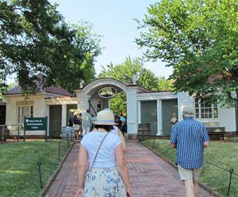 Ford Orientation Center and Donald W. Reynolds Museum and Education Center at Mount Vernon near Alexandria, VA