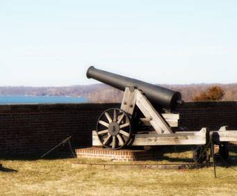 View of cannon and the Potomac River