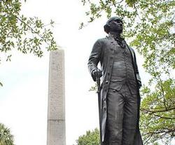 Statue honoring George Washington