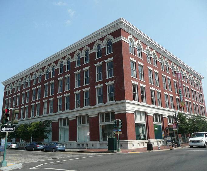 Warehouse Arts District in New Orleans