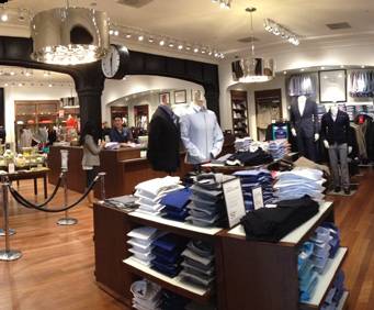 Dulles Town Center in Dulles, VA, shopping