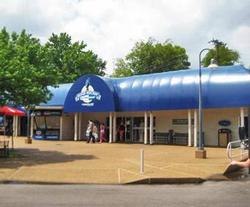Graceland Plaza