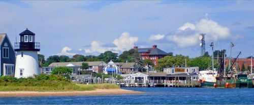 Cape Cod, Hyannisport Kennedy Memorial, & Narrated Sightseeing Harbor Cruise, Boston MS