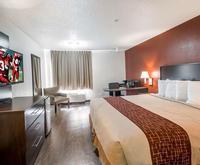 Photo of Red Roof Inn & Suites Savannah Airport Room