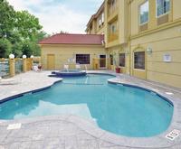 Room Photo for La Quinta Inn & Suites Savannah Airport-Pooler