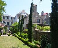 Gorgeous Homes with the Magnolia Plantation Bus Tour