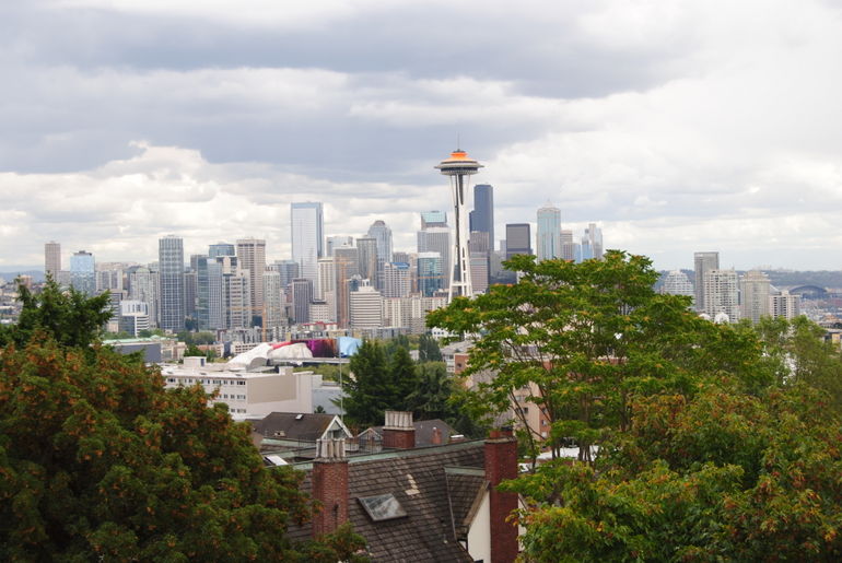 SEATTLE ON A CLOUDY DAY