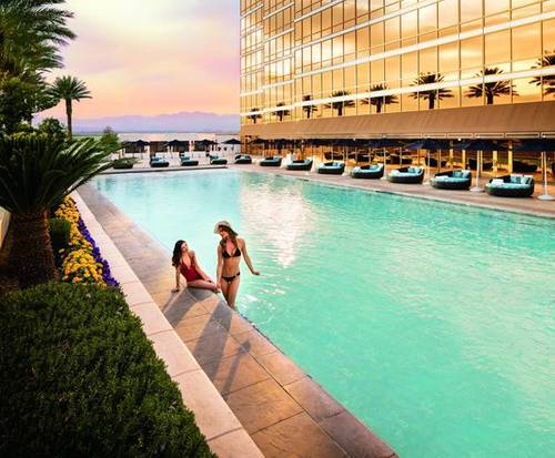 Outdoor Swimming Pool of Trump International Hotel & Tower