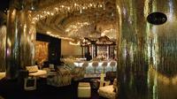 Walking through the Cosmopolitan