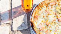 Salmon Pizza & Rosé