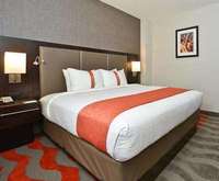 Holiday Inn Lower East Side Dining