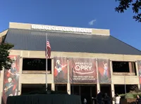Outside the Opry with the Opry House Backstage Tour