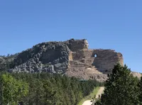 Side View of Mt Rushmore with the Mount Rushmore and Black Hills Tour