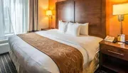 Photo of Comfort Suites Panama City Beach Room