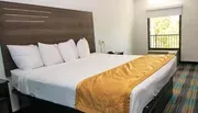 Baymont Inn and Suites Pensacola Room Photos