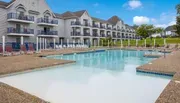 Outdoor Swimming Pool of Best Western Harbour Pointe Lakefront
