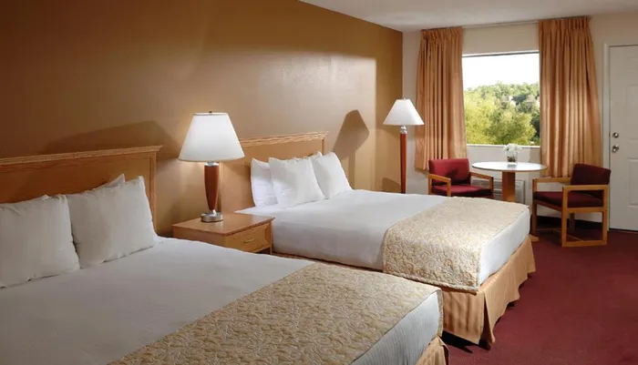 Whispering Hills Inn Branson MO Room Photos