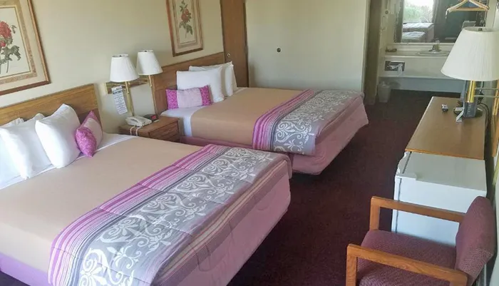 Photo of Ozark Valley Inn Room