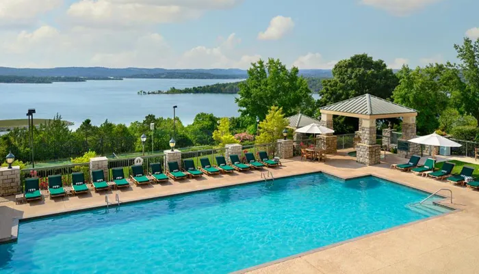 Chateau on the Lake Resort Spa Photo