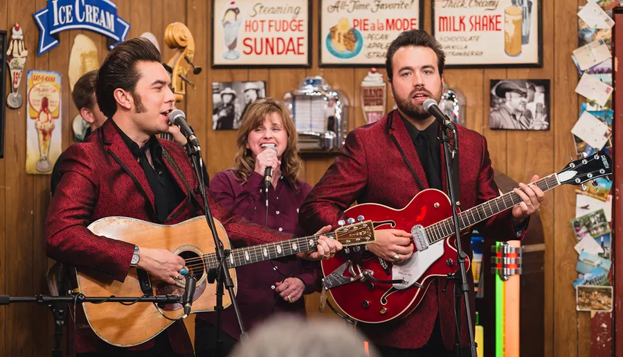 Larry's Country Diner in Nashville