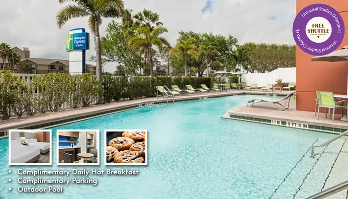 Outdoor Pool at Holiday Inn Express Orlando