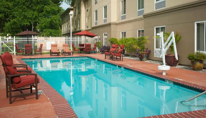 Outdoor Swimming Pool of Hampton Inn  Suites New Orleans Elmwood Clearview Parkway La
