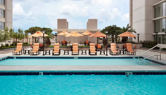 Outdoor Swimming Pool of Marriott - New Orleans