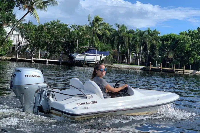 Mini Powerboat Rental in Fort Lauderdale, FL Photo