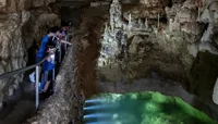 Natural Bridge Caverns San An...