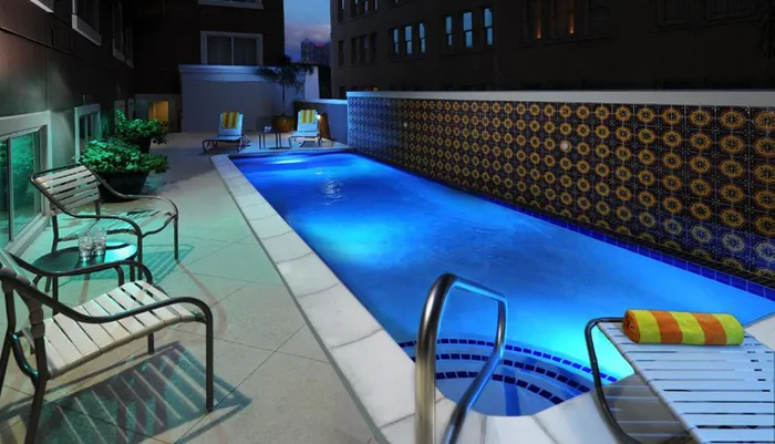 Outdoor Swimming Pool of Courtyard San Antonio Riverwalk