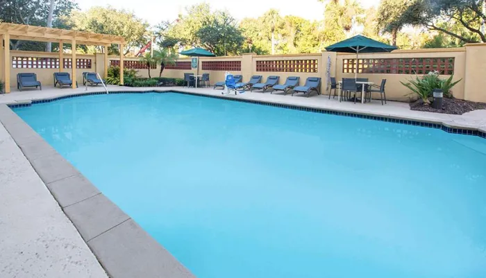 La Quinta Inn & Suites Tampa-Brandon Regency Park Photo
