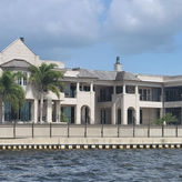 4:00pm Celebrity Home Tour