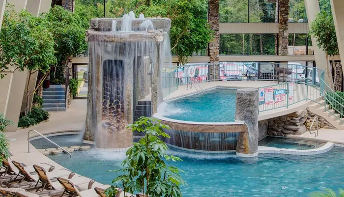 Outdoor Pool at Glenstone Lodge
