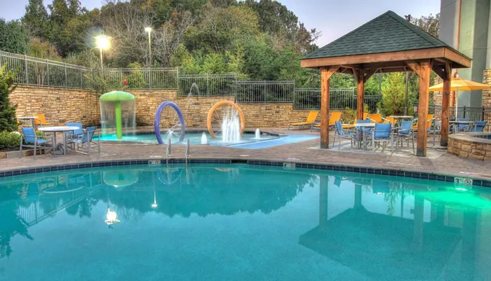 Outdoor Swimming Pool of Hampton Inn Pigeon Forge