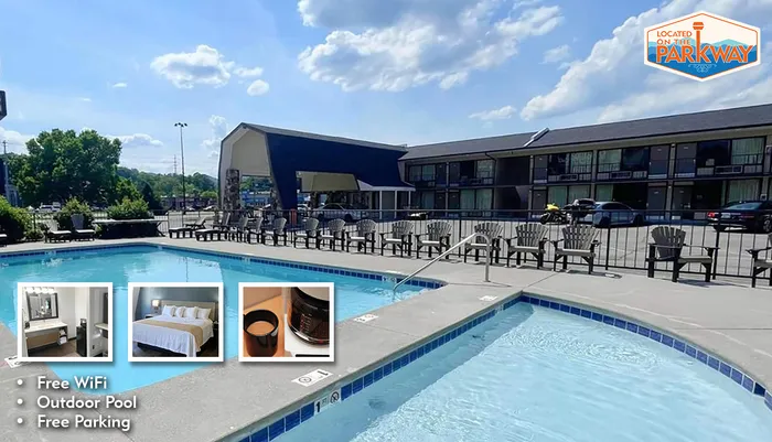 Outdoor Swimming Pool of Travelodge by Wyndham Pigeon Forge Dollywood Lane