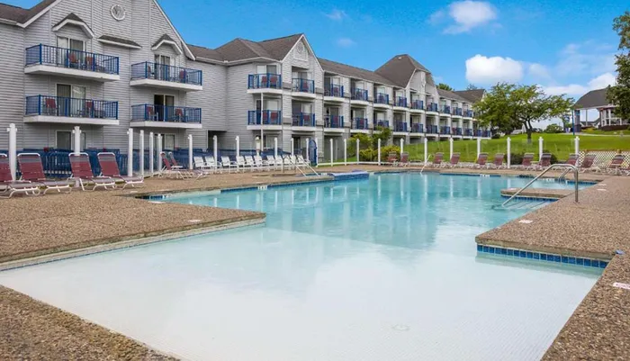 Best Western Harbour Pointe Lakefront Photo