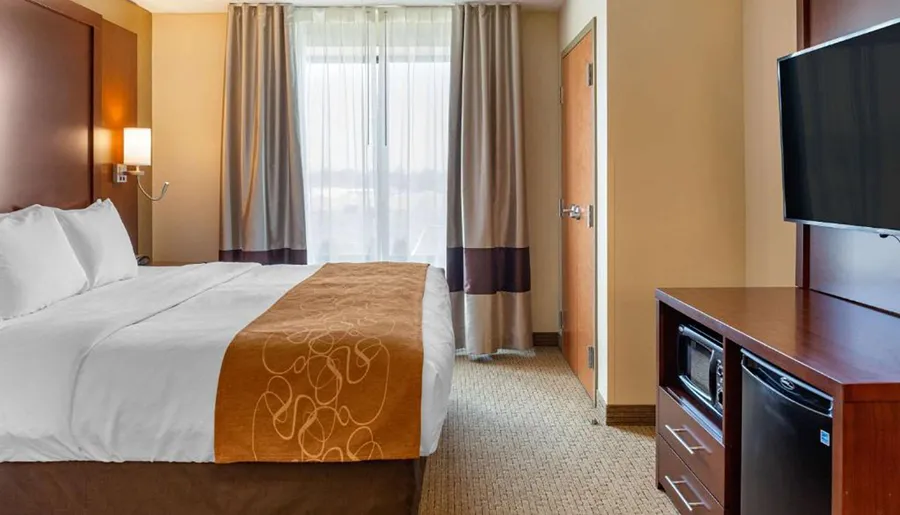 Room Photo for Comfort Suites Amish Country