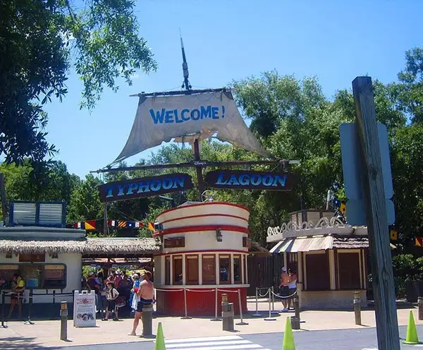 Typhoon Lagoon Surf Pool 